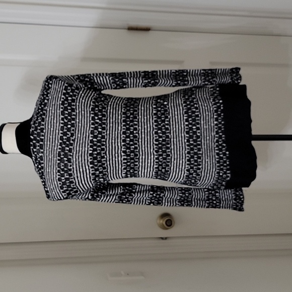 MOD Lusive Size S Black & White Cardigan Sweater with Pockets, Gently Used Cond. - Picture 5 of 12